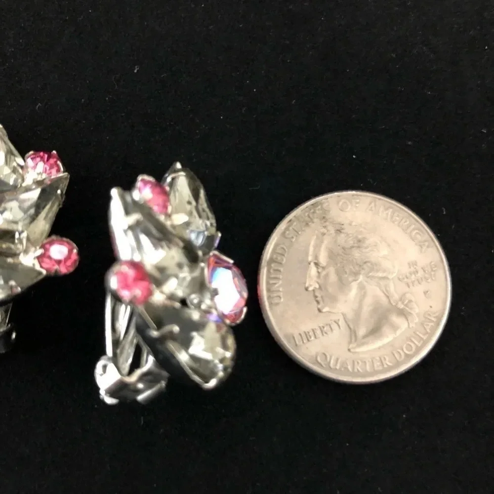 Vintage Garne Gray Pink Rhinestone Clip Earrings‎